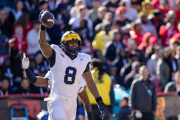 Derrick Moore (8)