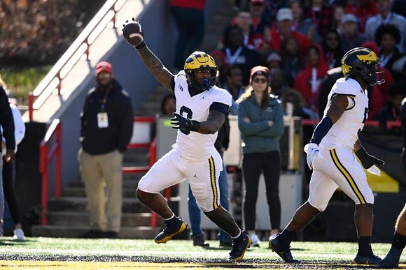 Derrick Moore (8) and Josaiah Stewart (5)