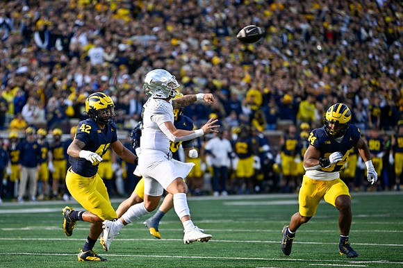 TJ Guy (42) and Jaydon Hood (34)