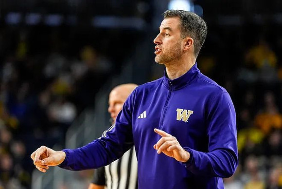 Washington Head Coach Danny Sprinkle