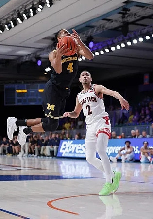 Nimari Burnett (4)