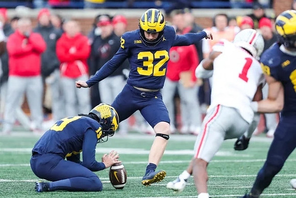 Tommy Doman (19), James Turner (32), and AJ Barner (89)