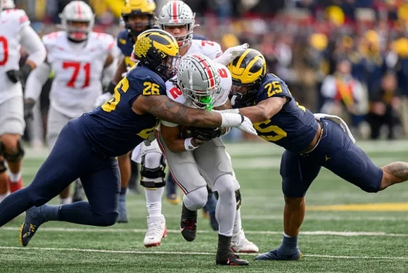 Rayshaun Benny (26) and Junior Colson (25)