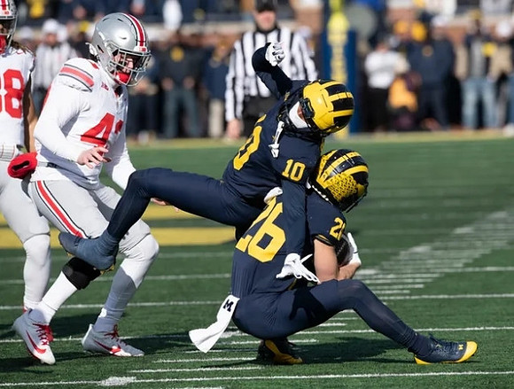 Zeke Berry (10) and Jake Thaw (26)