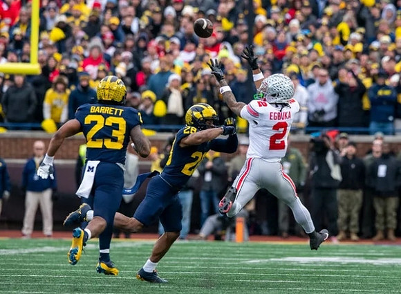 Michael Barrett (23) and Quinten Johnson (28)