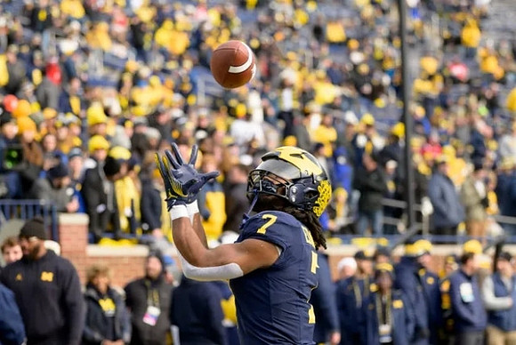 Donovan Edwards (7)