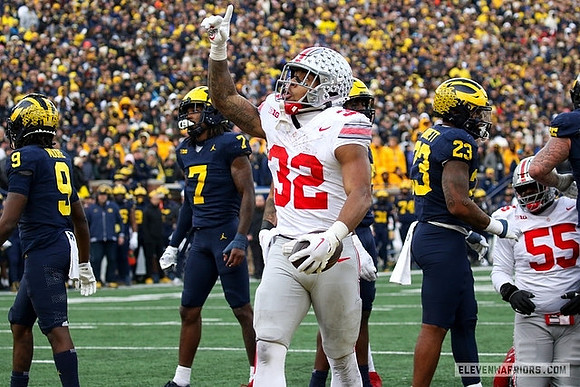 Rod Moore (9), Makari Paige (7), and Michael Barrett (23)