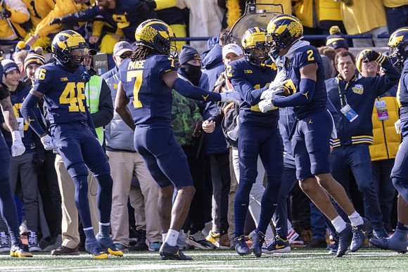 Brandon Mann (46), Makari Paige (7), Josh Wallace (12), and Will Johnson (2)