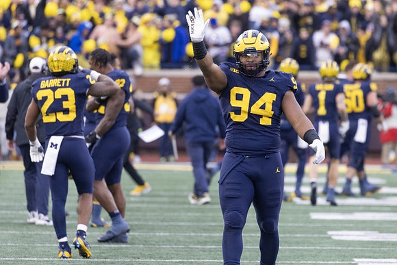 Michael Barrett (23) and Kris Jenkins (94)