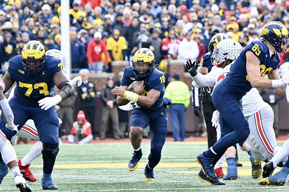 LaDarius Henderson (73), Alex Orji (10), and AJ Barner (89)