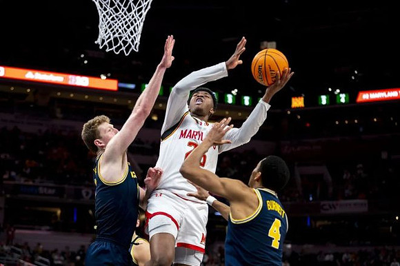 Danny Wolf (1) and Nimari Burnett (4)