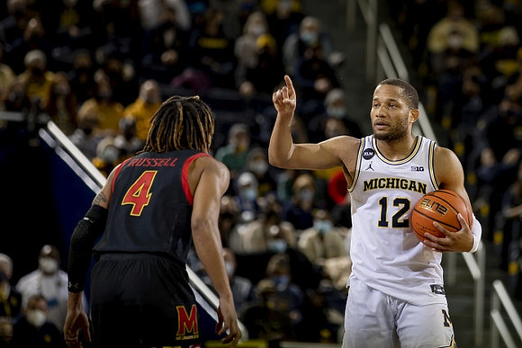 DeVante' Jones (12)