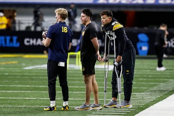 Davis Warren (16), Cade McNamara, and Erick All
