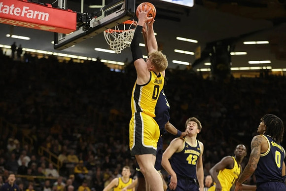 Will Tschetter (42) and Dug McDaniel (0)