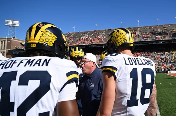 Jalen Hoffman (42) and Colston Loveland (18)