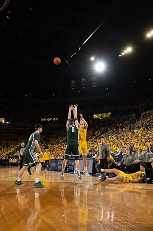 Danny Wolf (1) and Will Tschetter (42)
