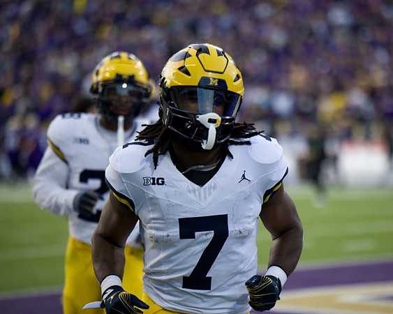 Donovan Edwards (7)