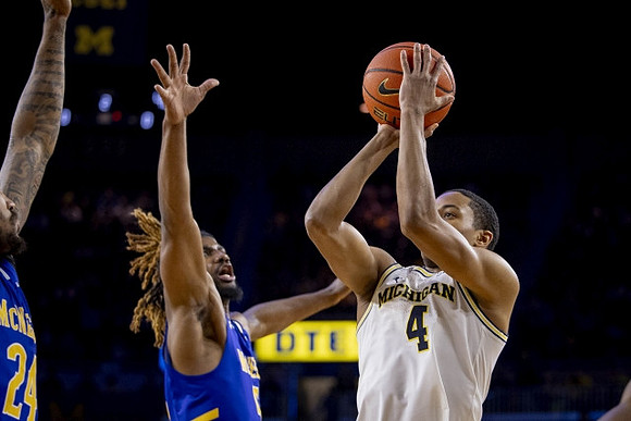 Nimari Burnett (4)