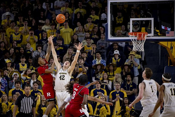 Will Tschetter (42), Danny Wolf (1), and Roddy Gayle Jr. (11)