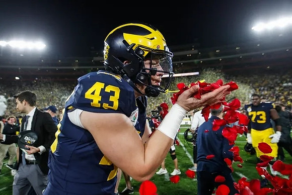 Jesse Madden (43) and LaDarius Henderson (73)
