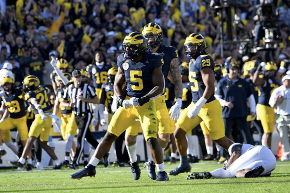 Josaiah Stewart (5), Braiden McGregor (17), and Junior Colson (25)