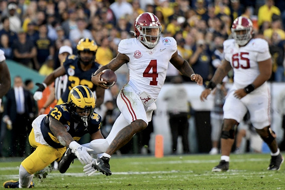 Jaylen Harrell (32) and Michael Barrett (23)