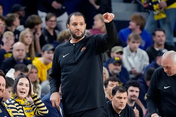 Minnesota Head Coach Ben Johnson