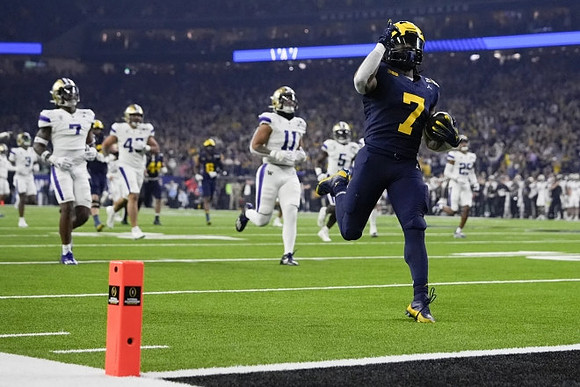 Donovan Edwards (7)