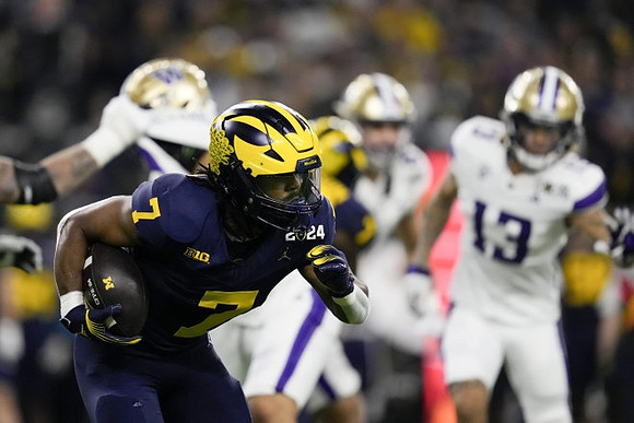 Donovan Edwards (7)