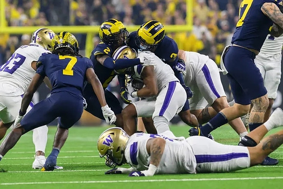 Makari Paige (7), Will Johnson (2), Keon Sabb (3), and Braiden McGregor (17)