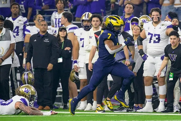 Donovan Edwards (7)