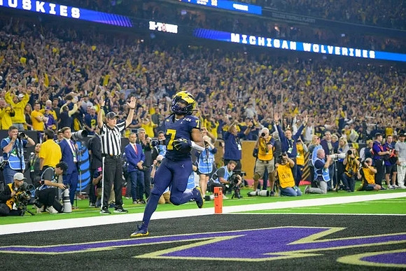 Donovan Edwards (7)