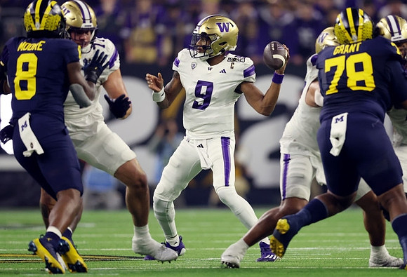 Derrick Moore (8) and Kenneth Grant (78)