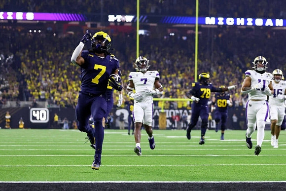 Donovan Edwards (7), Myles Hinton (78), and Drake Nugent (60)