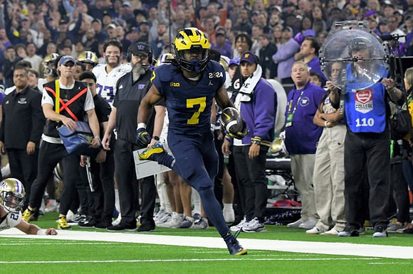 Donovan Edwards (7)