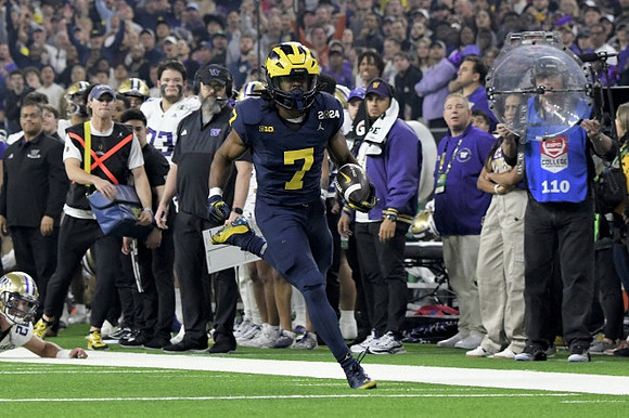Donovan Edwards (7)
