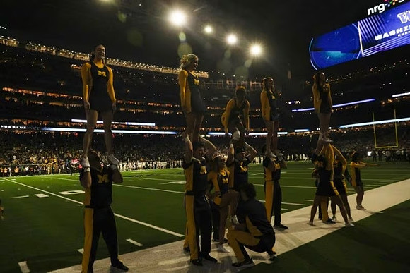 Michigan Cheerleaders