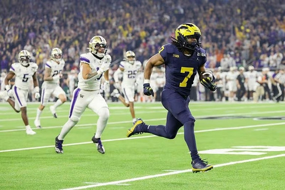 Donovan Edwards (7)