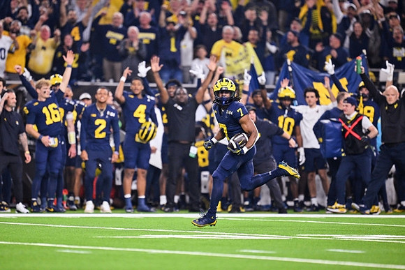 Donovan Edwards (7)