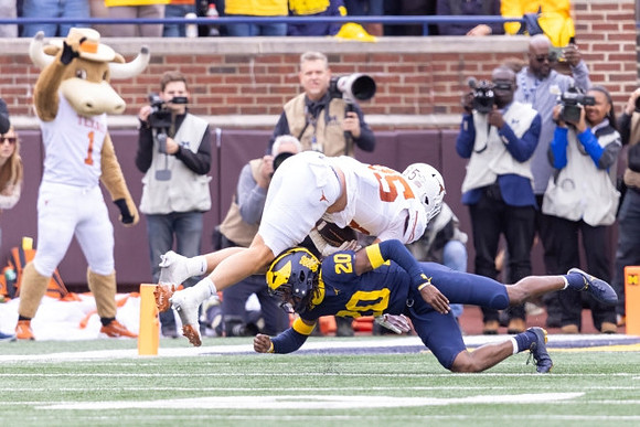 Jyaire Hill (20)