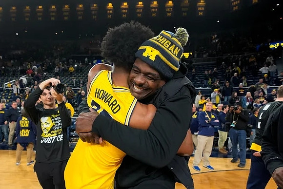 Jace Howard (25) and Chris Webber