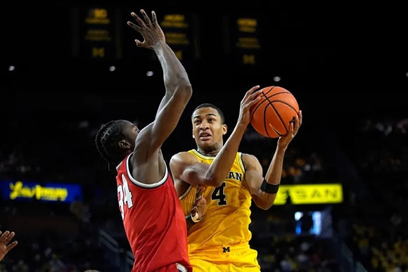 Nimari Burnett (4)