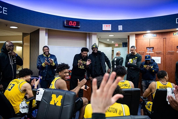 Ray Jackson, Jimmy King, Jalen Rose, Chris Webber, Juwan Howard, and Michigan Team