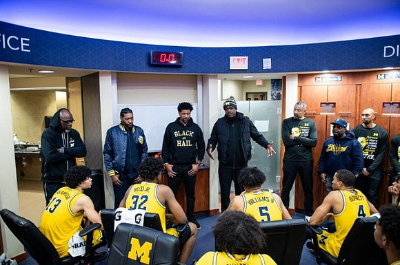 Ray Jackson, Jimmy King, Jalen Rose, Chris Webber, Juwan Howard, and Michigan Team