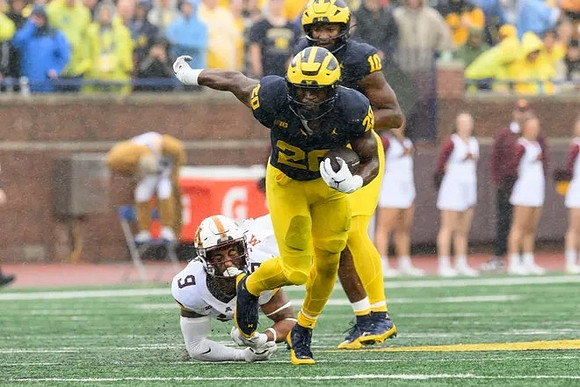 Kalel Mullings (20) and Alex Orji (10)