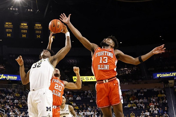Tarris Reed Jr. (32) and Dug McDaniel (0)