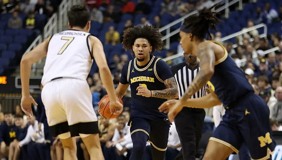 Tre Donaldson (3) and Rubin Jones (15)