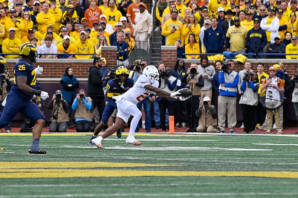 Rayshaun Benny (26) and Jyaire Hill (20)