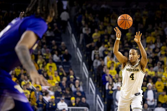 Nimari Burnett (4)