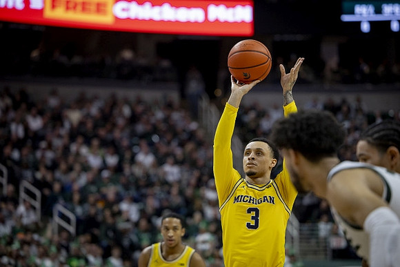 Nimari Burnett (4) and Jaelin Llewellyn (3)